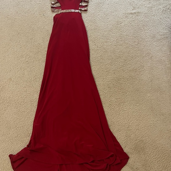 Faviana Red and gold accent gown size 0 perfect condition - Picture 3 of 7